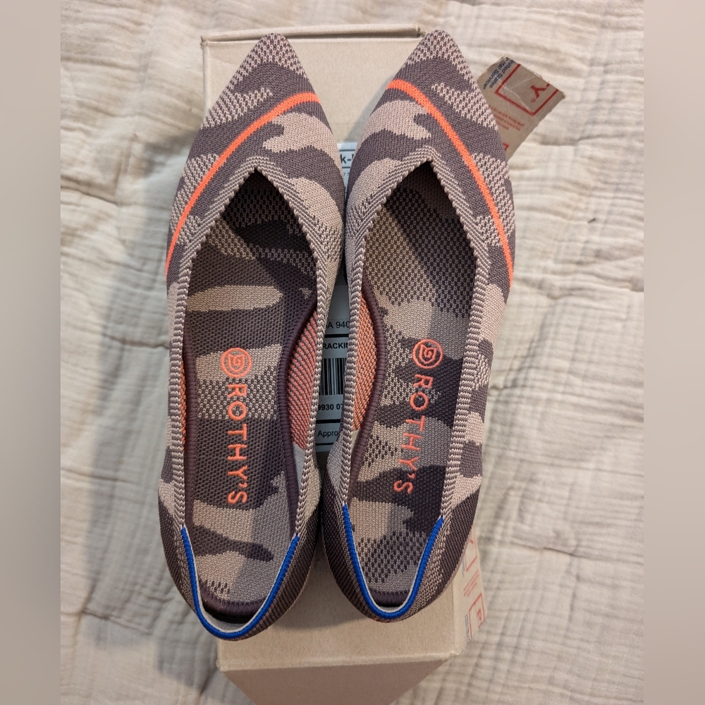 EUC Rothy's taupe camo points